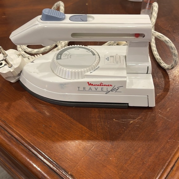 Travelling folding iron - Picture 2 of 4